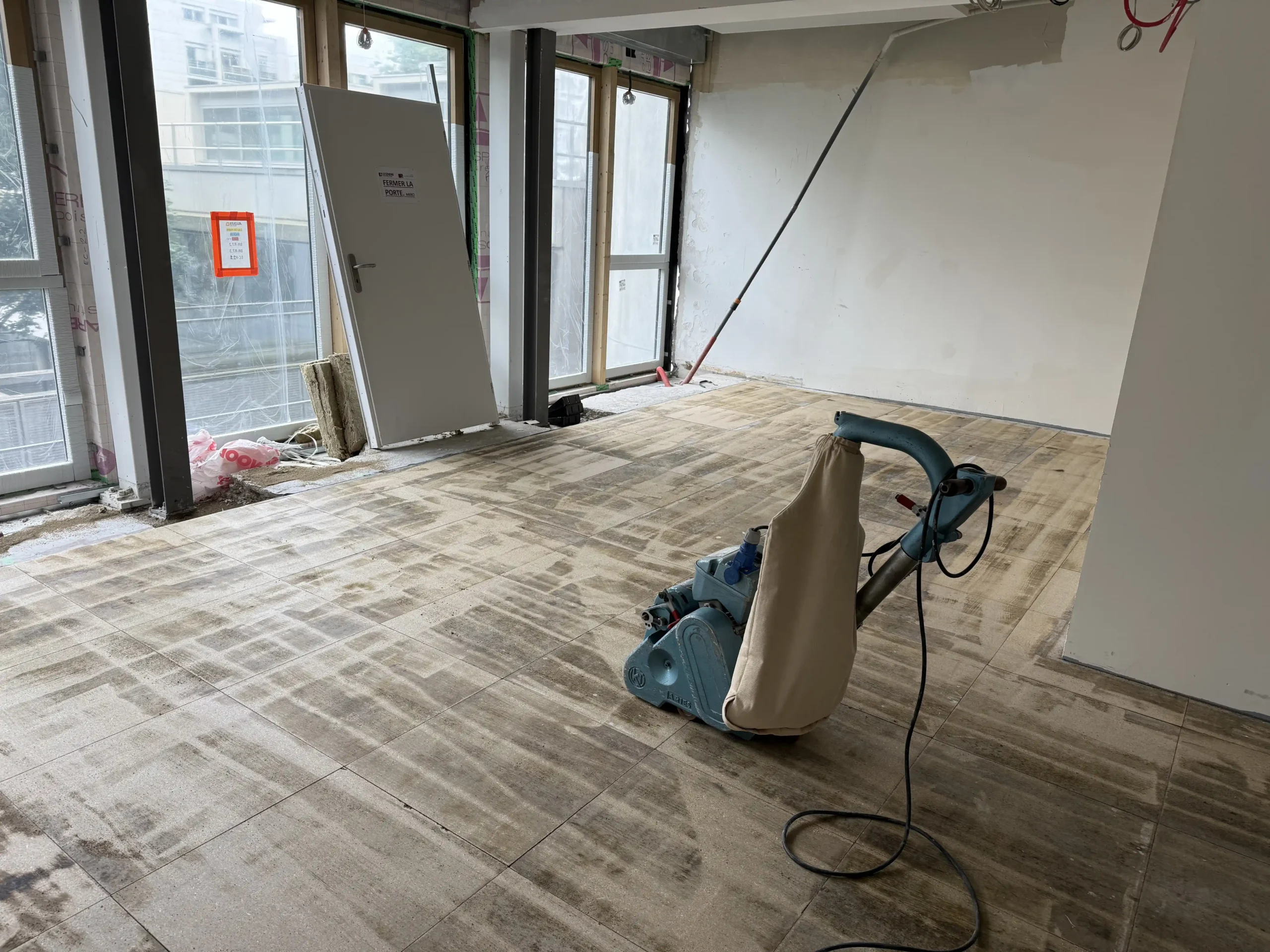 Ponçage de dalles de plancher technique